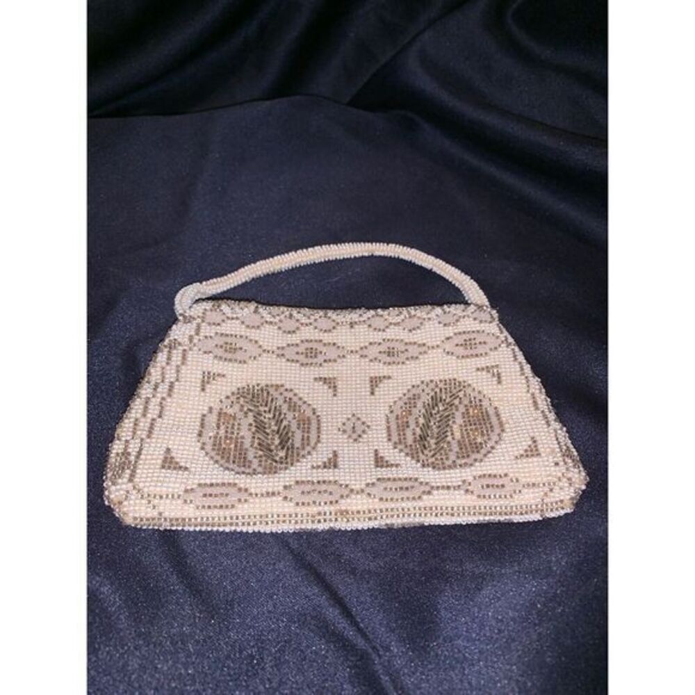 white gold beaded floral bag 7"x4"
